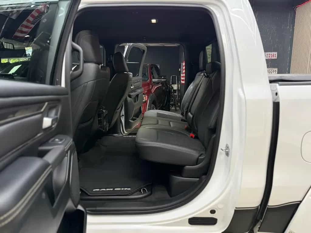 Dodge RAM 5.7 HEMI 4X4 / Sport Night-Edt. / CrewCab / 01/2020-photo-23