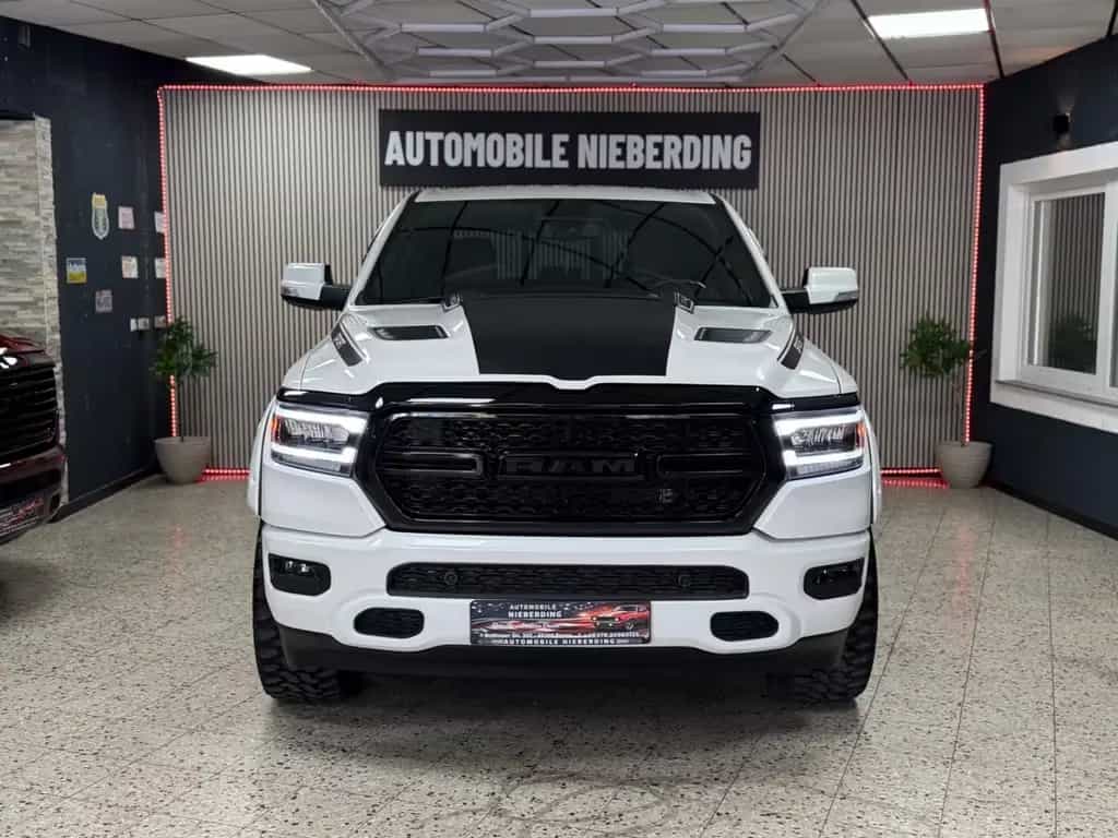 Dodge RAM 5.7 HEMI 4X4 / Sport Night-Edt. / CrewCab / 01/2020-photo-3