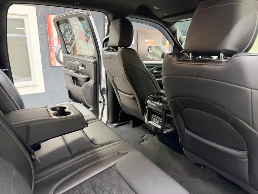 Dodge RAM 5.7 HEMI 4X4 / Sport Night-Edt. / CrewCab / 01/2020-photo-30