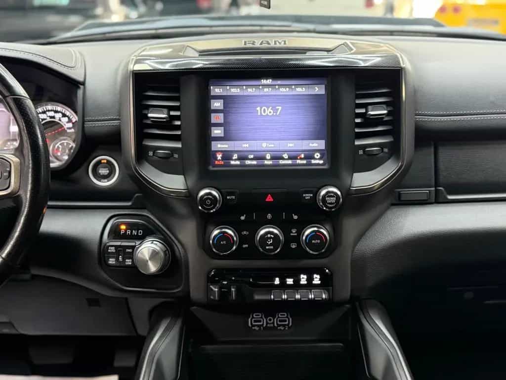 Dodge RAM 5.7 HEMI 4X4 / Sport Night-Edt. / CrewCab / 01/2020-photo-37