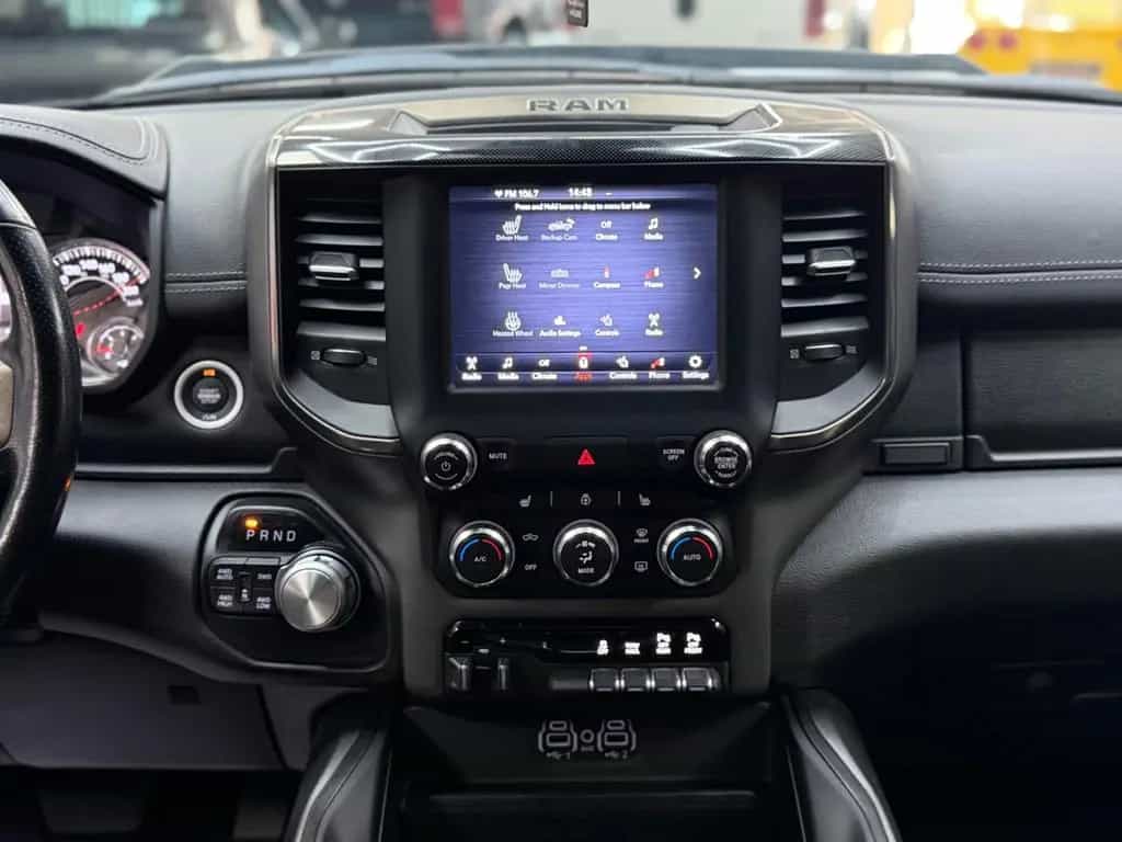 Dodge RAM 5.7 HEMI 4X4 / Sport Night-Edt. / CrewCab / 01/2020-photo-38
