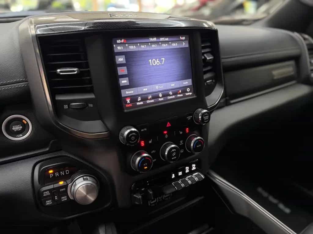 Dodge RAM 5.7 HEMI 4X4 / Sport Night-Edt. / CrewCab / 01/2020-photo-40