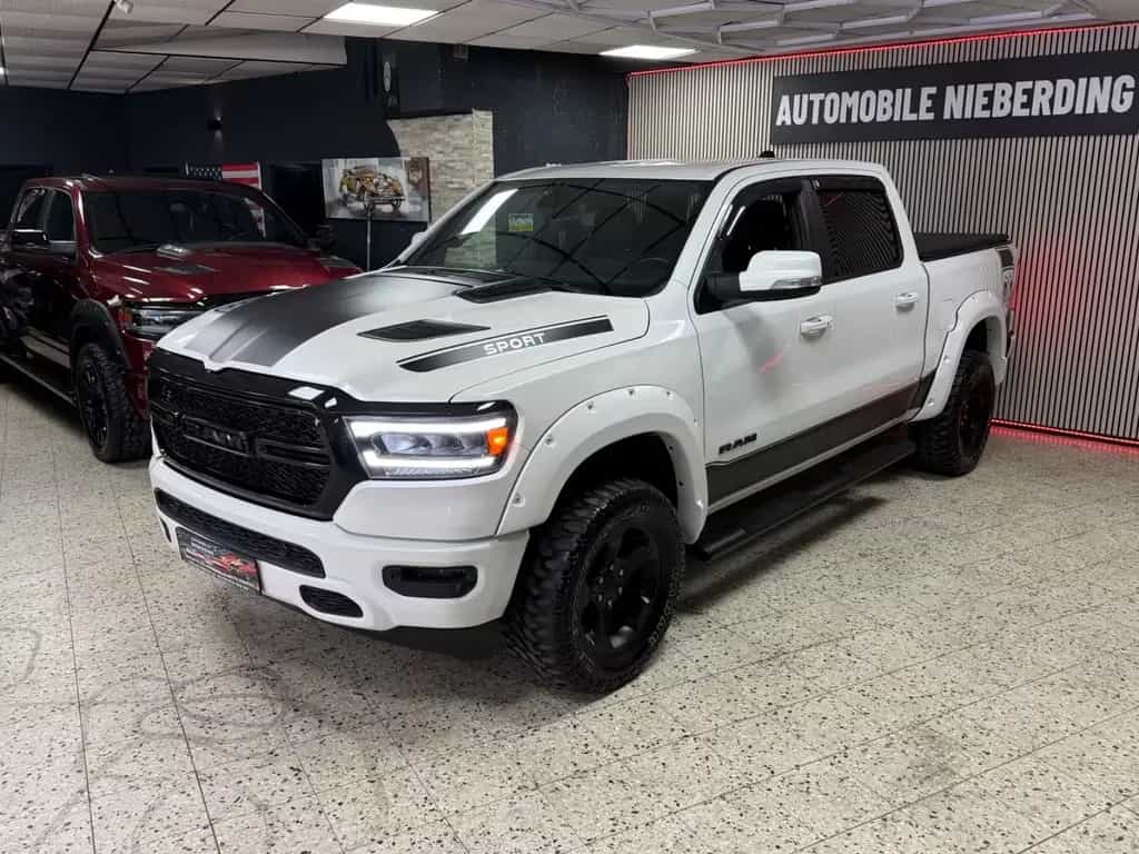 Dodge RAM 5.7 HEMI 4X4 / Sport Night-Edt. / CrewCab / 01/2020-photo-5