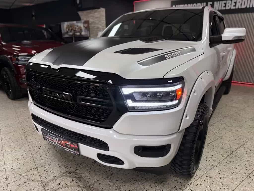 Dodge RAM 5.7 HEMI 4X4 / Sport Night-Edt. / CrewCab / 01/2020-photo-8
