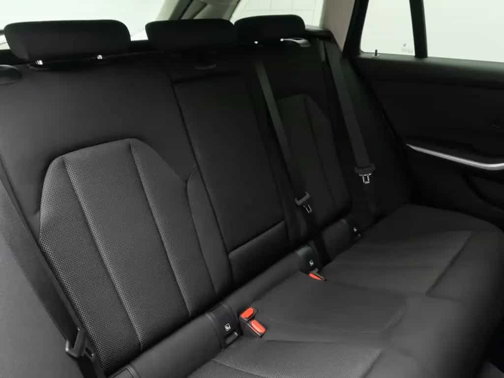 BMW 318 i Kamera DAB Sportlenkrad CockPit+ Alarm LED 06/2025-photo-29