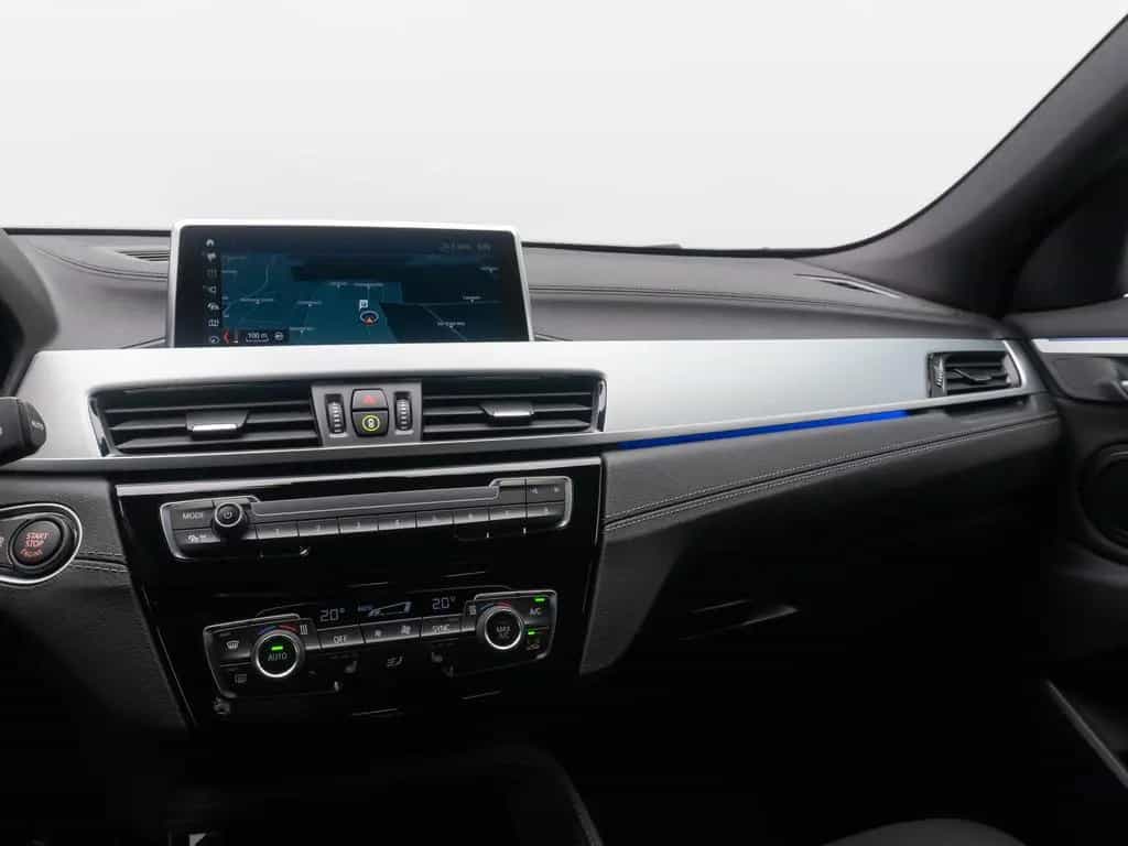 BMW X2 sD18i GeschwindigReg DAB ParkAs Sportsitz 18" 10/2020-photo-20