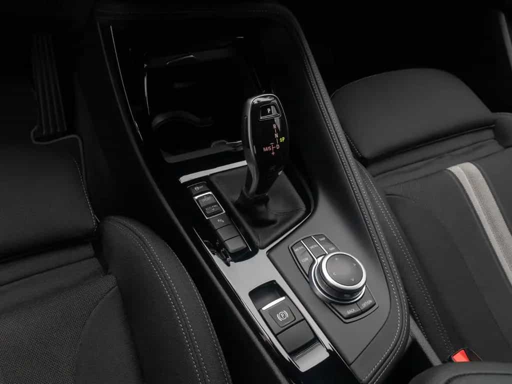BMW X2 sD18i GeschwindigReg DAB ParkAs Sportsitz 18" 10/2020-photo-21