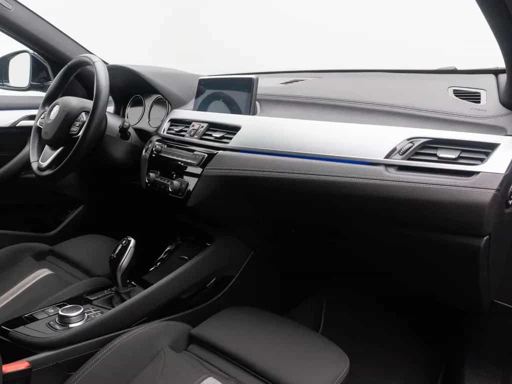 BMW X2 sD18i GeschwindigReg DAB ParkAs Sportsitz 18" 10/2020-photo-22