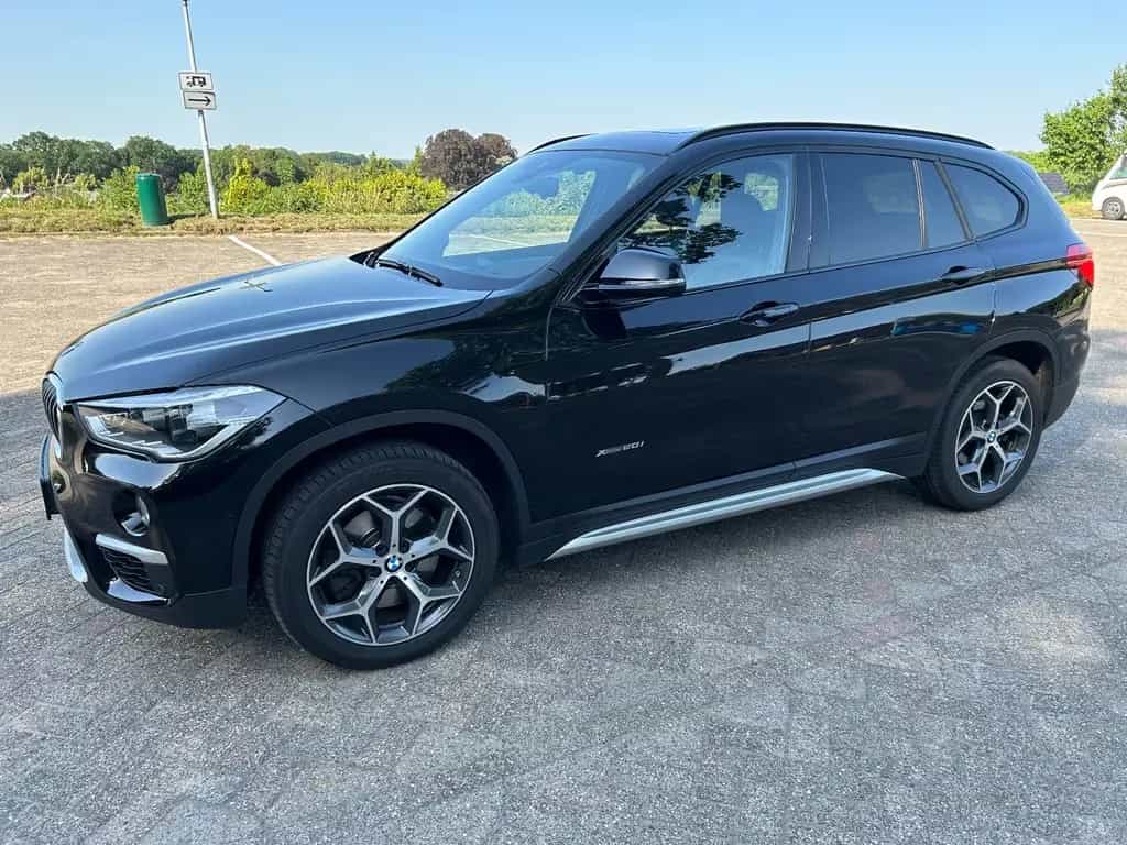 BMW X1 xDrive 20 i xLine/Pano/HUD/LED/Ahk !! 08/2017-photo-0