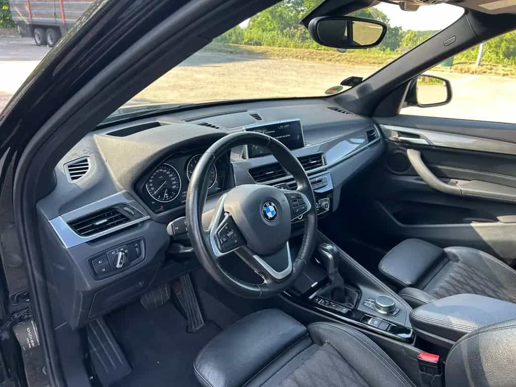 BMW X1 xDrive 20 i xLine/Pano/HUD/LED/Ahk !! 08/2017-photo-10