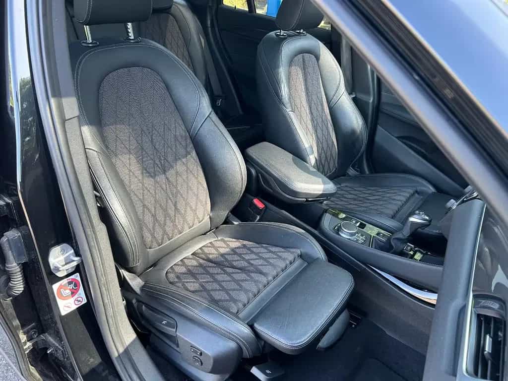 BMW X1 xDrive 20 i xLine/Pano/HUD/LED/Ahk !! 08/2017-photo-18