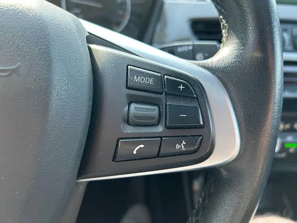 BMW X1 xDrive 20 i xLine/Pano/HUD/LED/Ahk !! 08/2017-photo-23