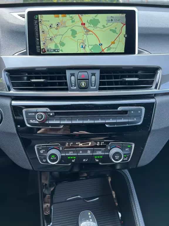 BMW X1 xDrive 20 i xLine/Pano/HUD/LED/Ahk !! 08/2017-photo-25