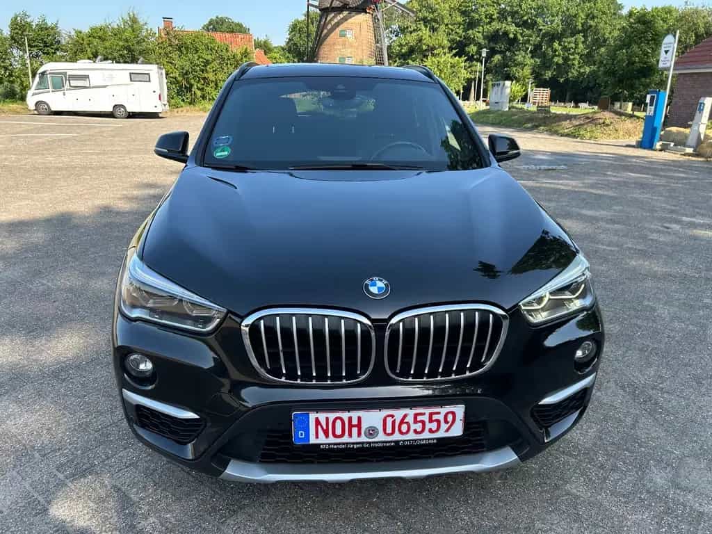 BMW X1 xDrive 20 i xLine/Pano/HUD/LED/Ahk !! 08/2017-photo-3