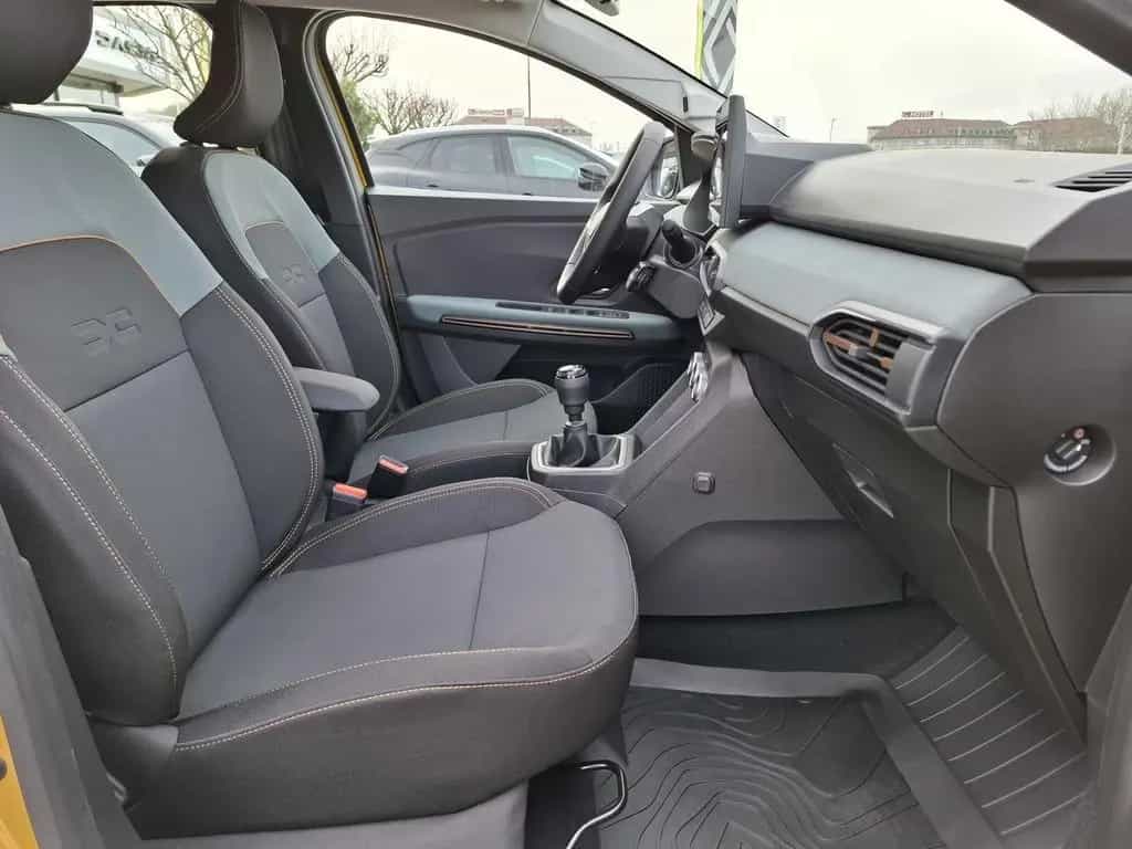 Dacia Sandero Stepway TCe 110PS Extreme 06/2026-photo-10