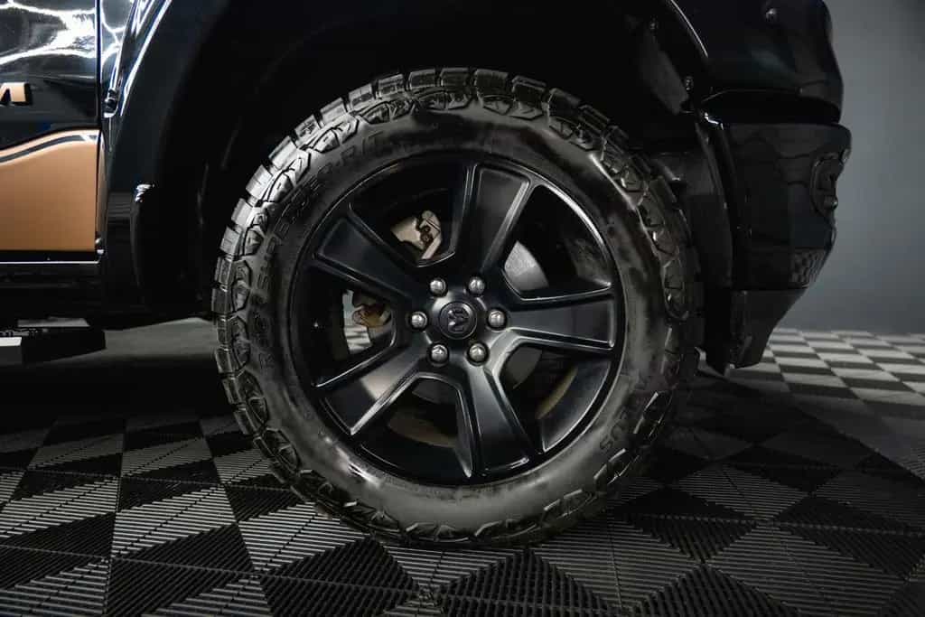Dodge RAM 5.7 V8 HEMI 4x4 Offroad Night-Edition  LPG 07/2021-photo-18
