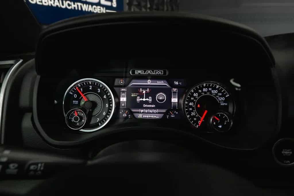 Dodge RAM 5.7 V8 HEMI 4x4 Offroad Night-Edition  LPG 07/2021-photo-33