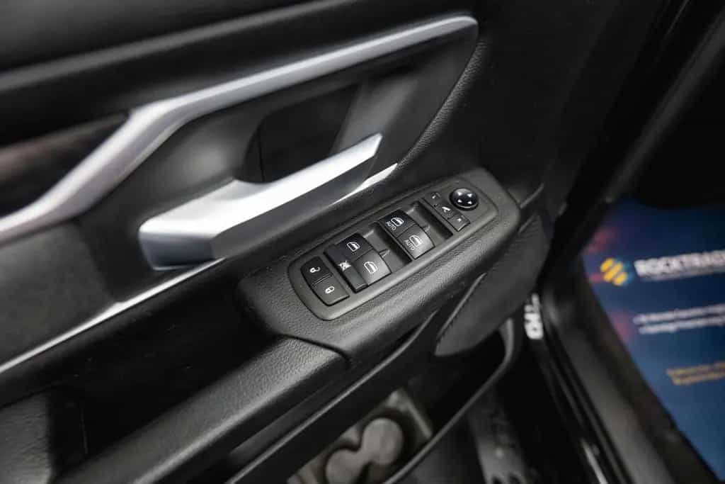 Dodge RAM 5.7 V8 HEMI 4x4 Offroad Night-Edition  LPG 07/2021-photo-35