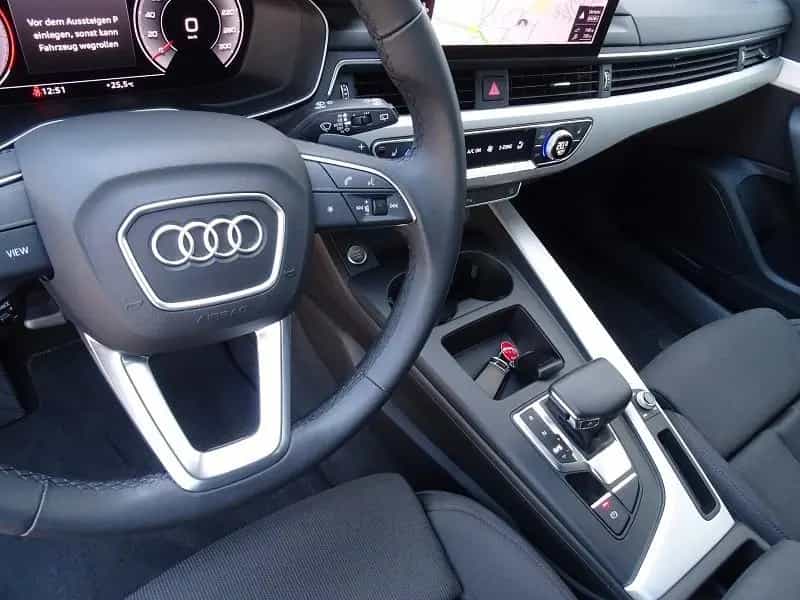 Audi A4 Avant 40 TFSI S-tronic S line 07/2023-photo-9