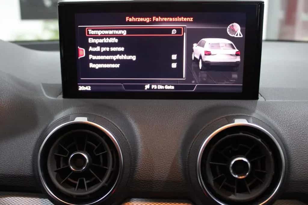 Audi Q2 35 TFSI NAVI CARPLAY 12/2022-photo-28