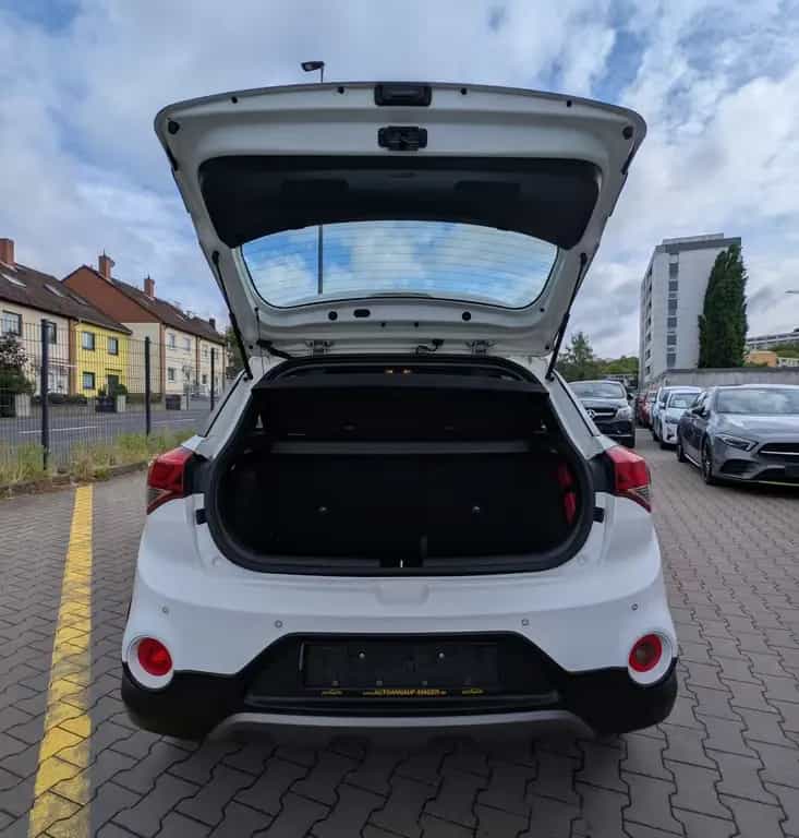 Hyundai i20 Active Blue Trend*2.Hand*Temp*PDC*Shz*TüvNeu 12/2016-photo-11