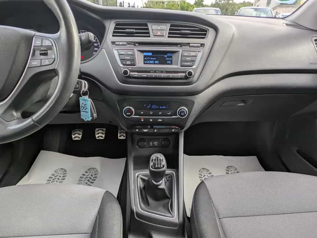 Hyundai i20 Active Blue Trend*2.Hand*Temp*PDC*Shz*TüvNeu 12/2016-photo-17