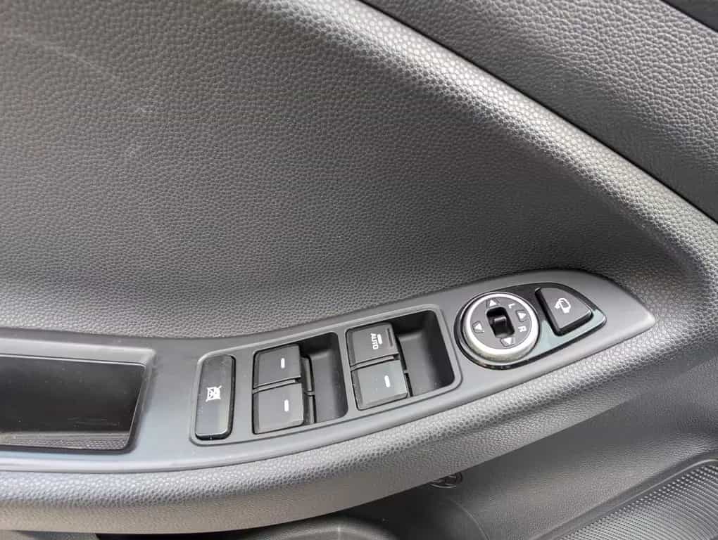 Hyundai i20 Active Blue Trend*2.Hand*Temp*PDC*Shz*TüvNeu 12/2016-photo-19
