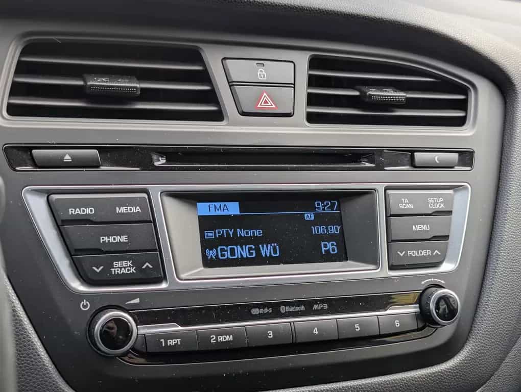 Hyundai i20 Active Blue Trend*2.Hand*Temp*PDC*Shz*TüvNeu 12/2016-photo-27