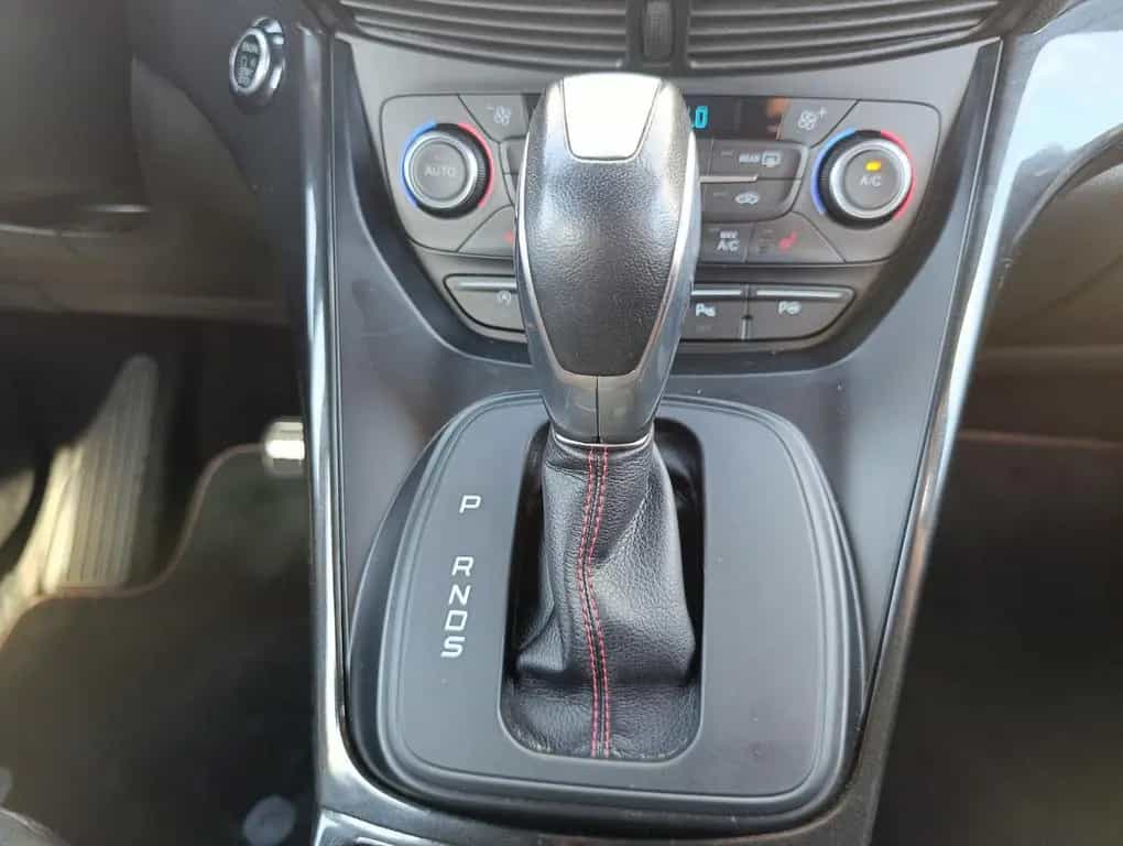 Ford Kuga ST-Line 4WD Alcantara Navi SHZ LHZ PDC 04/2019-photo-25