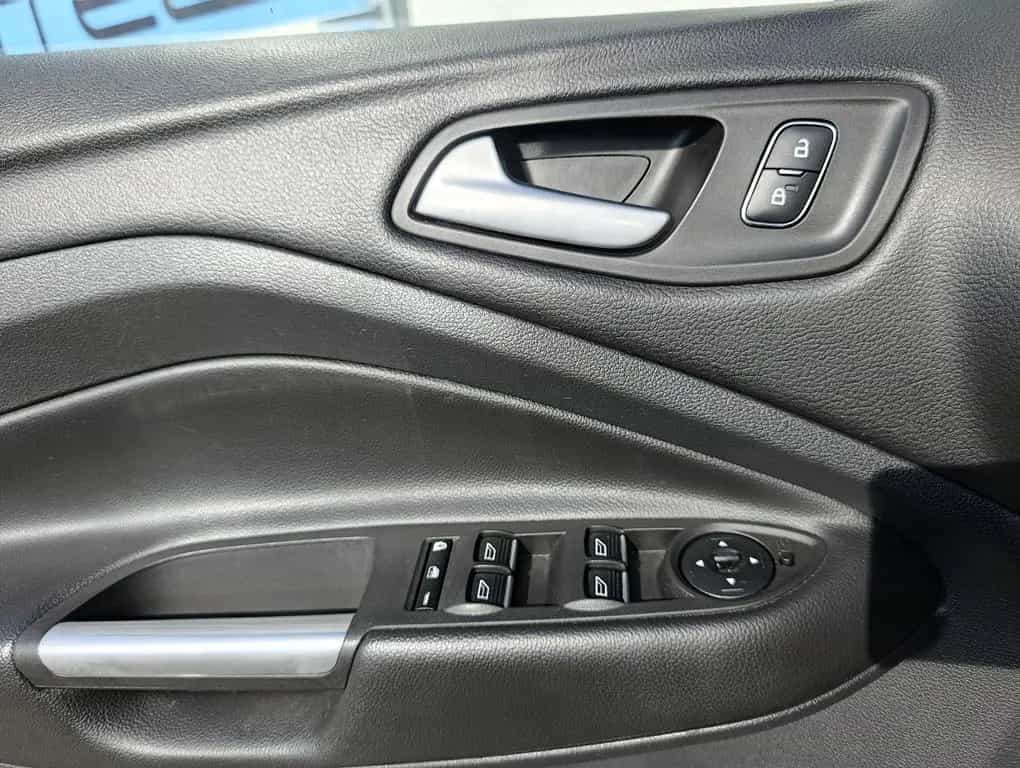 Ford Kuga ST-Line 4WD Alcantara Navi SHZ LHZ PDC 04/2019-photo-30