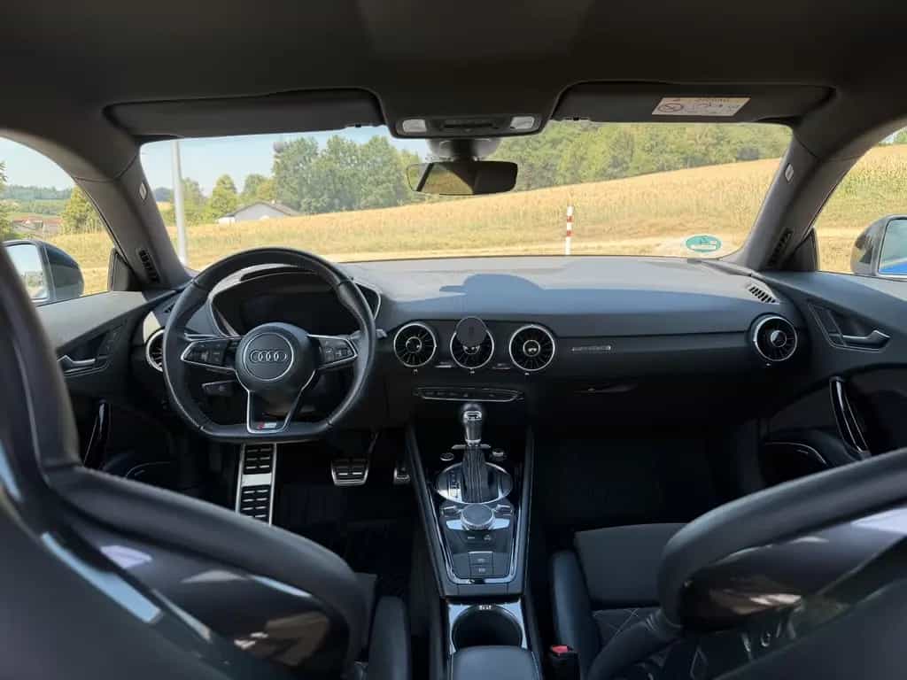 Audi TT Coupe 2.0 TFSI S tronic quattro - 02/2018-photo-9
