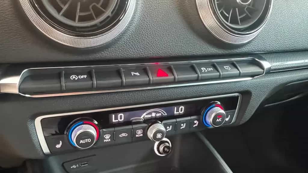 Audi A3 Sportback 35 TFSI design 11/2019-photo-16