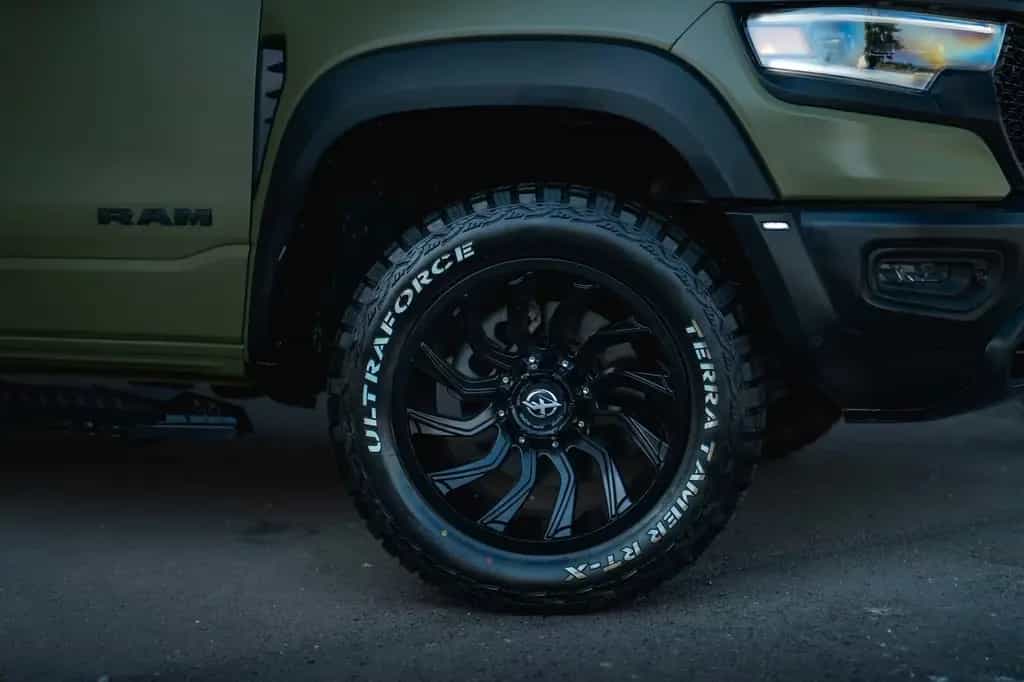 Dodge RAM 5.7 V8 HEMI 4x4 LARAMIE OFFROAD TRX Styling 10/2024-photo-2