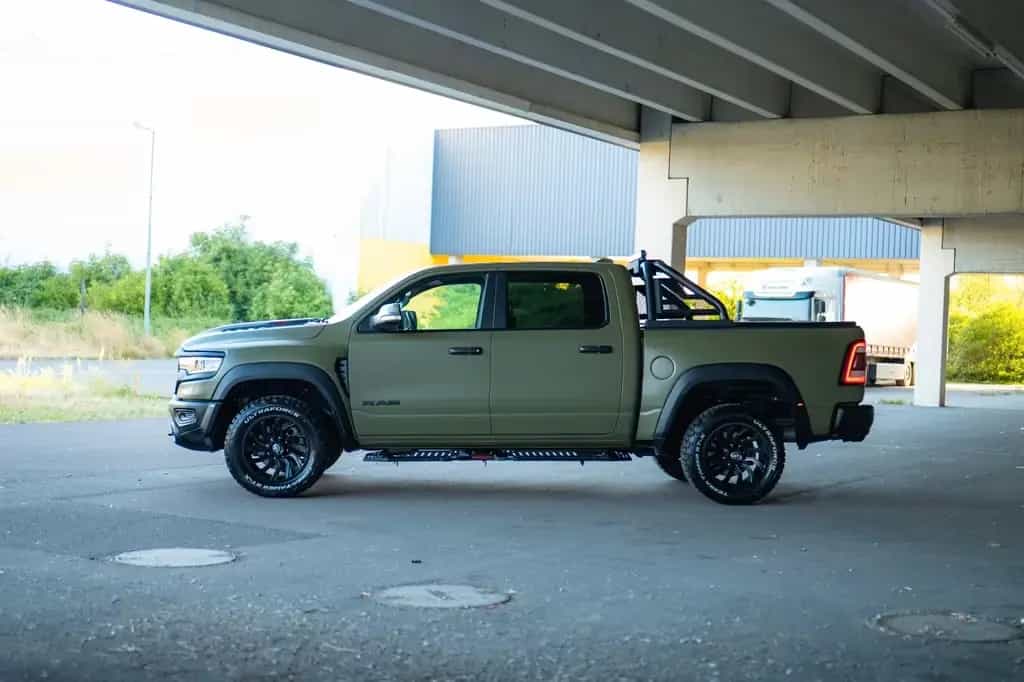 Dodge RAM 5.7 V8 HEMI 4x4 LARAMIE OFFROAD TRX Styling 10/2024-photo-4