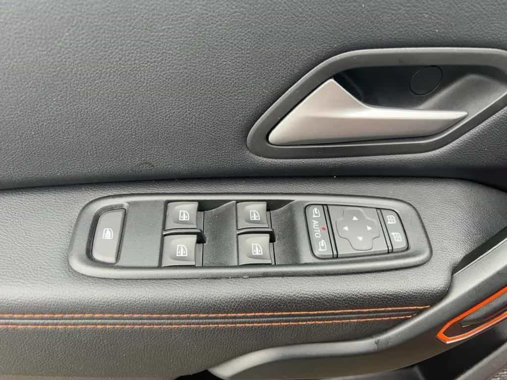Dacia Duster Extreme TCe 150 EDC SHZ PDC BT 03/2023-photo-12