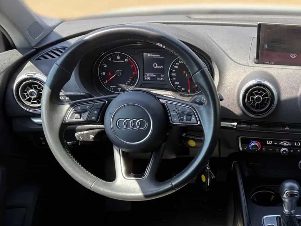 Audi A3 35 TFSI S tronic sport DSG Garantie Navi Klim 03/2019-photo-14