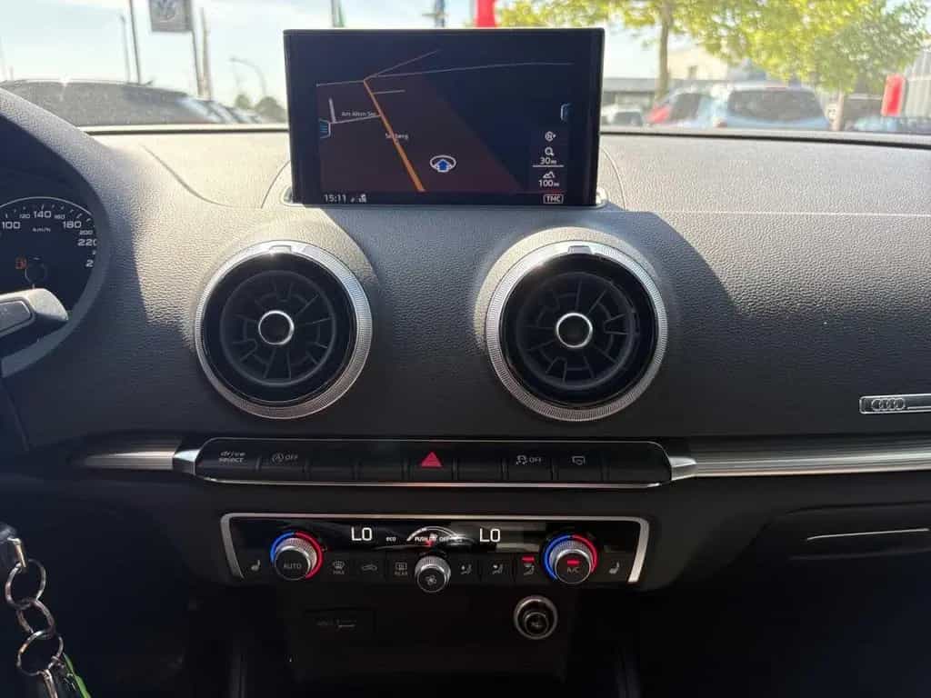 Audi A3 35 TFSI S tronic sport DSG Garantie Navi Klim 03/2019-photo-24