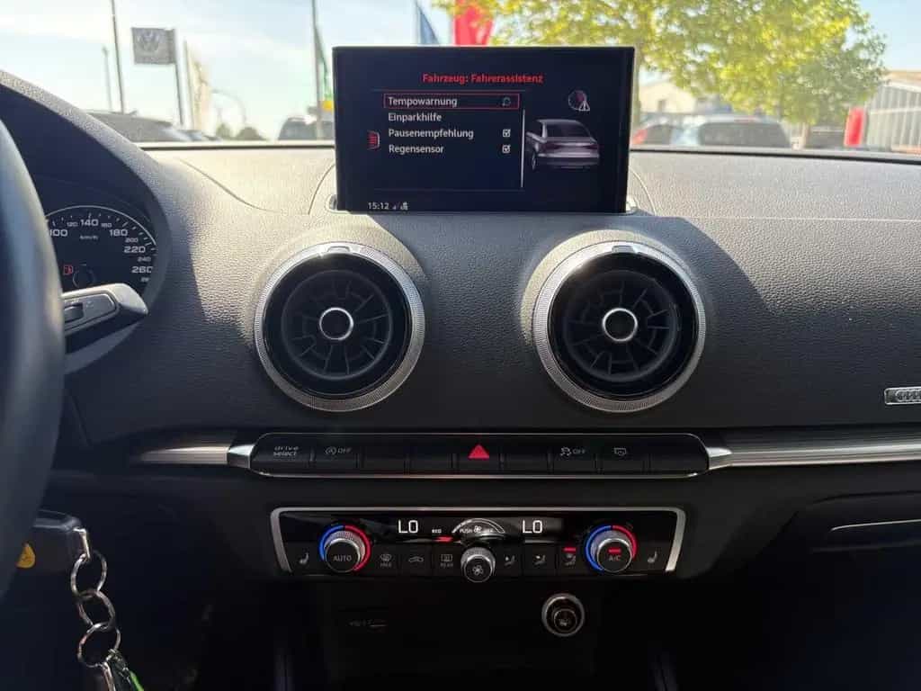 Audi A3 35 TFSI S tronic sport DSG Garantie Navi Klim 03/2019-photo-26
