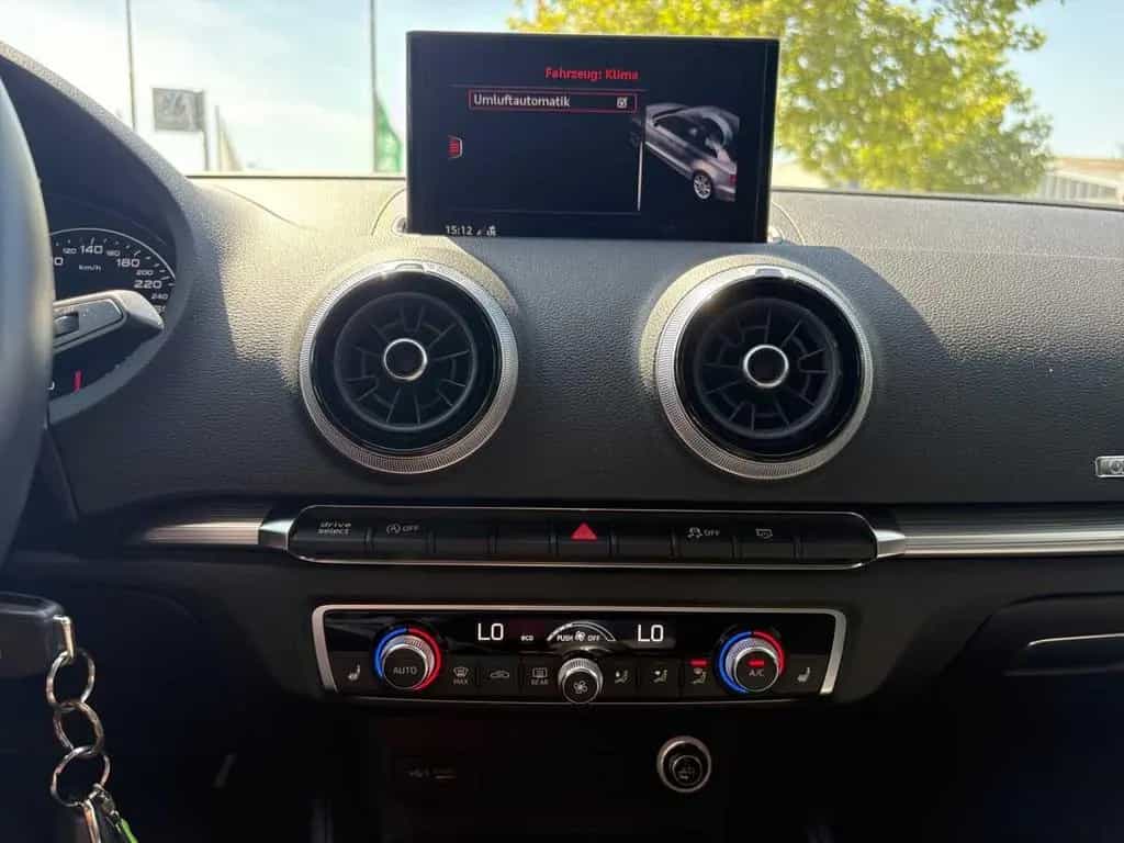 Audi A3 35 TFSI S tronic sport DSG Garantie Navi Klim 03/2019-photo-27