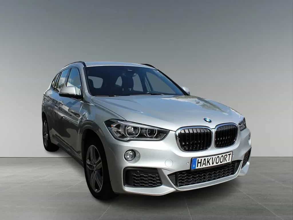 BMW X1 xDrive18d M-Sport "Navi PDC LED CD Kamera" 01/2017-photo-3