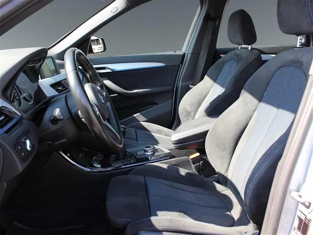 BMW X1 xDrive18d M-Sport "Navi PDC LED CD Kamera" 01/2017-photo-8