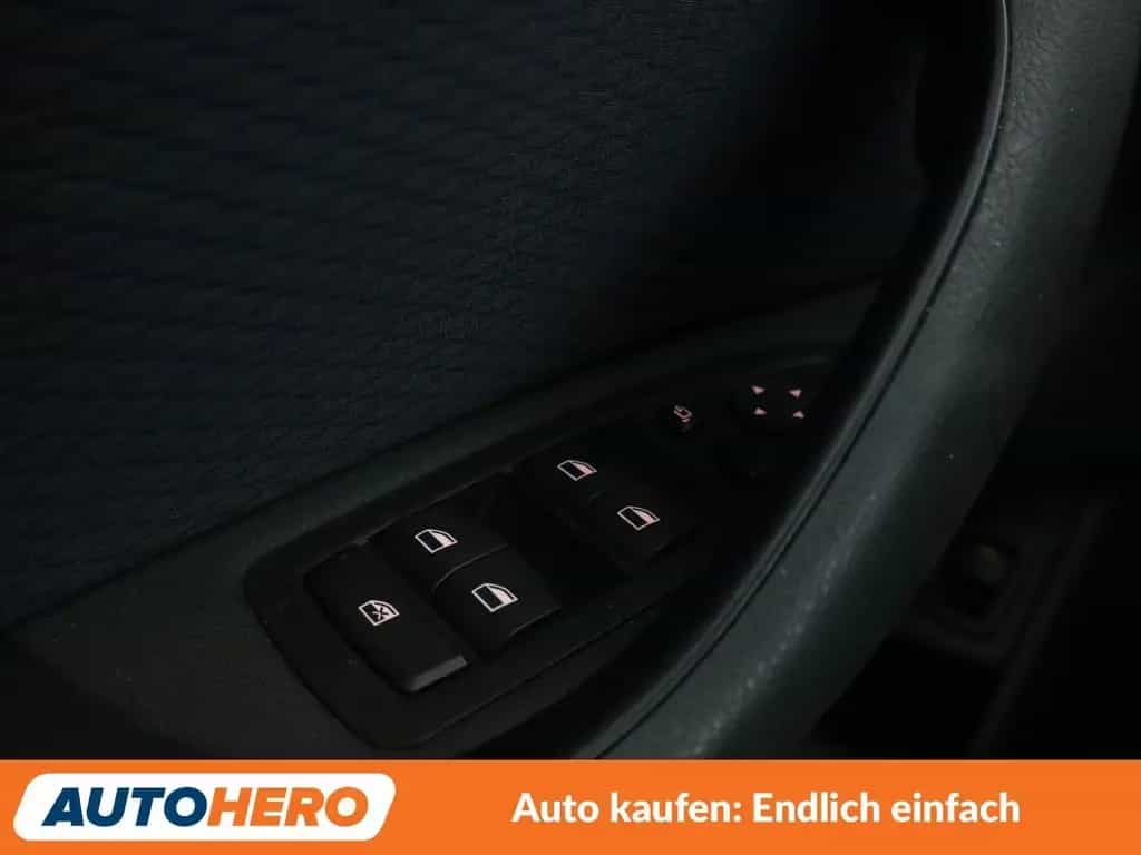 BMW X1 sDrive 18i M Sport Aut.*NAVI*TEMPO*LED*CAM*SH 05/2022-photo-33