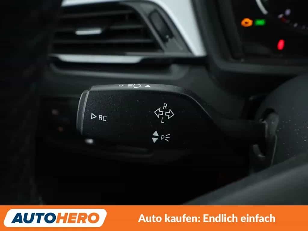 BMW X1 sDrive 20i Advantage Aut.*NAVI*TEMPO*PDC*SHZ*ALU 01/2019-photo-28