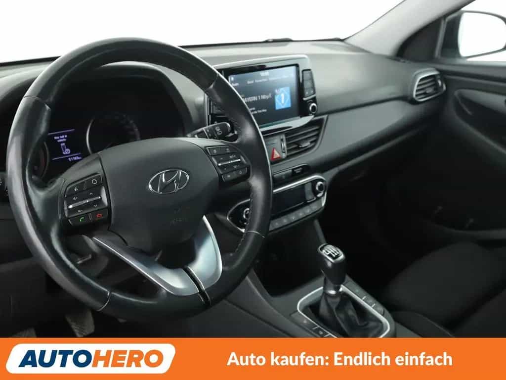 Hyundai i30 1.4 TGDI YES! Plus*NAV*LED*TEMPO*CAM*PDC*AHK 06/2019-photo-10
