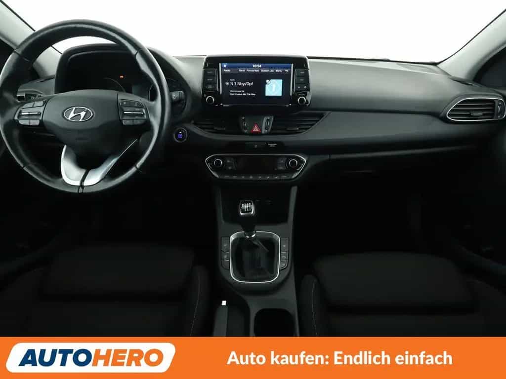 Hyundai i30 1.4 TGDI YES! Plus*NAV*LED*TEMPO*CAM*PDC*AHK 06/2019-photo-11