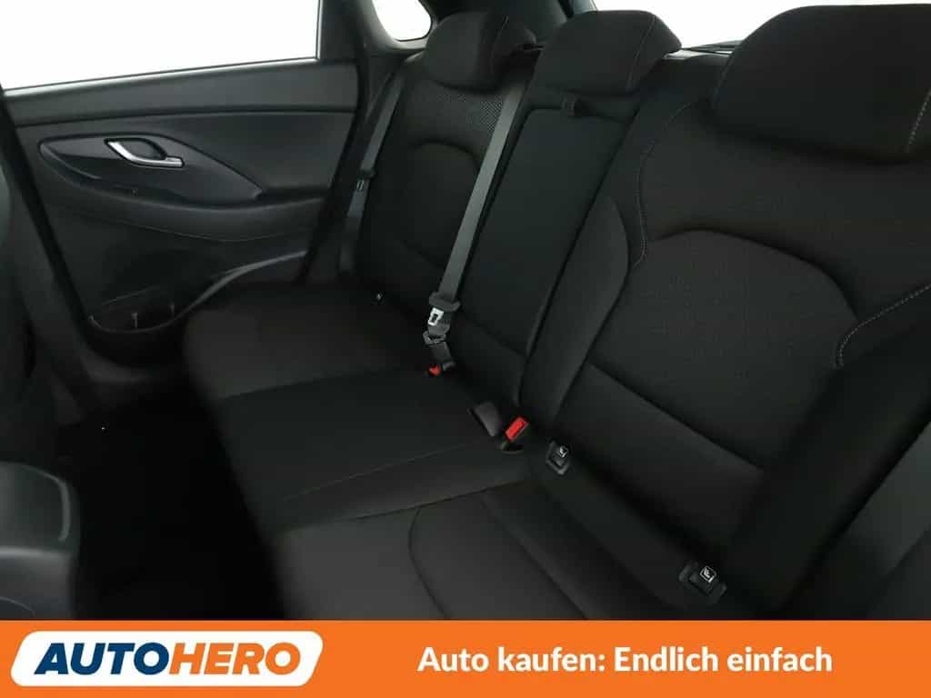 Hyundai i30 1.4 TGDI YES! Plus*NAV*LED*TEMPO*CAM*PDC*AHK 06/2019-photo-13