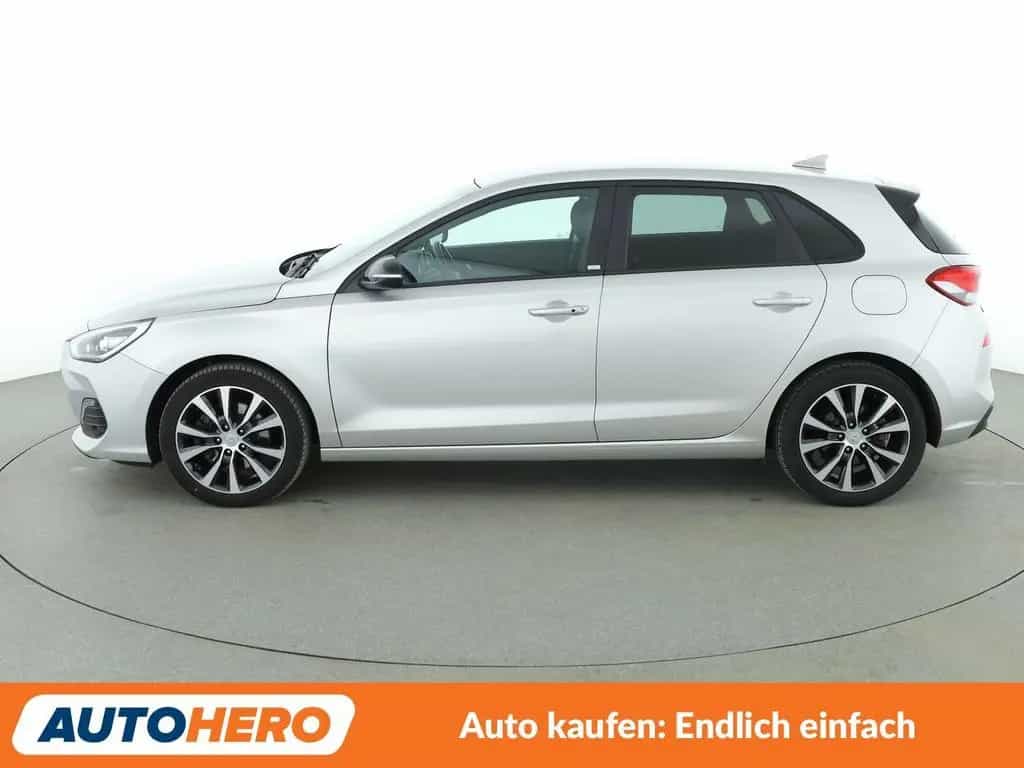Hyundai i30 1.4 TGDI YES! Plus*NAV*LED*TEMPO*CAM*PDC*AHK 06/2019-photo-2