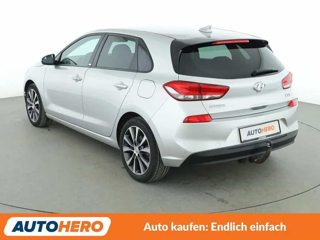 Hyundai i30 1.4 TGDI YES! Plus*NAV*LED*TEMPO*CAM*PDC*AHK 06/2019-photo-3