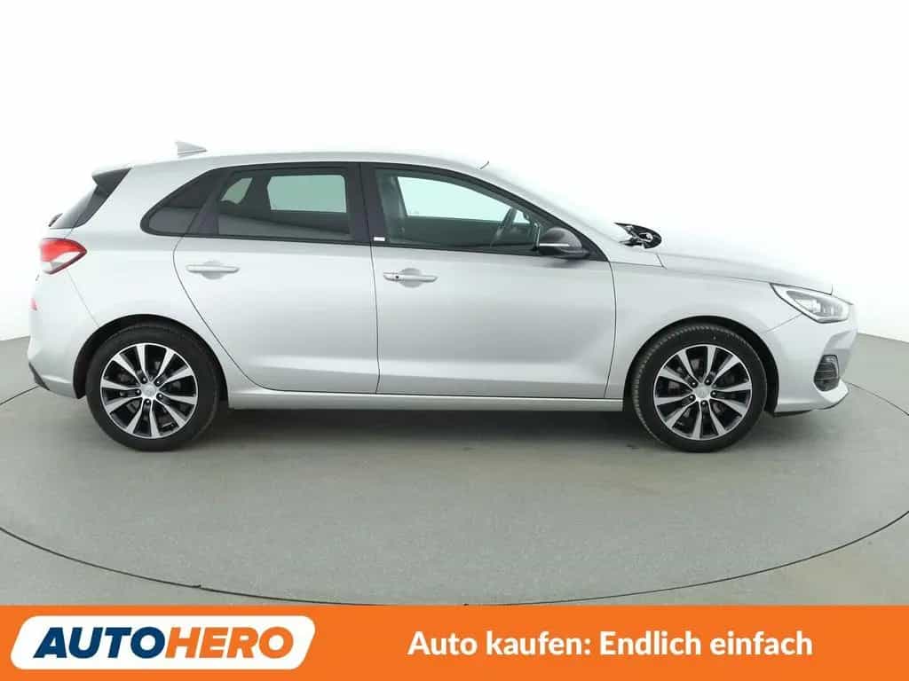 Hyundai i30 1.4 TGDI YES! Plus*NAV*LED*TEMPO*CAM*PDC*AHK 06/2019-photo-6