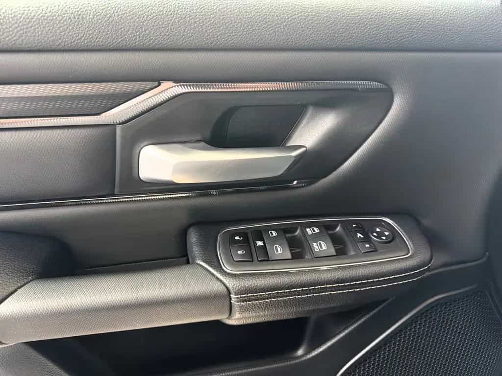 Dodge RAM 1500 5.7 Sport / 4x4 / 12"DP / Virtual CP 07/2025-photo-25